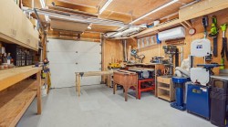 Garage - 