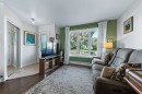 Salon - 518 Rue Bourguignon, Saint-Jean-Sur-Richelieu, QC 