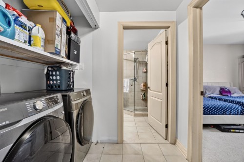Salle de lavage - 501-1720 Rue Mcnamara, Laval (Chomedey), QC 