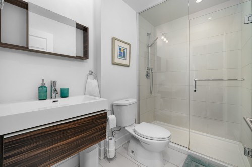 Salle de bains - 608-14399 Boul. Gouin O., Montréal (Pierrefonds-Roxboro), QC 