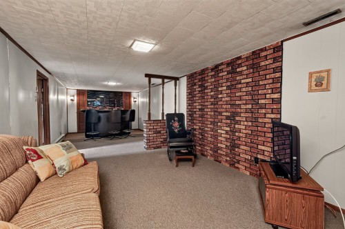 Salle familiale - 559 Rue Gaspé, Longueuil (Greenfield Park), QC 