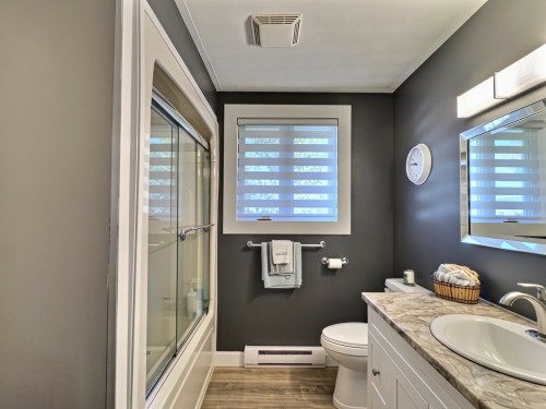 Salle de bains - 307 Rue De La Montagne, Témiscaming, QC 