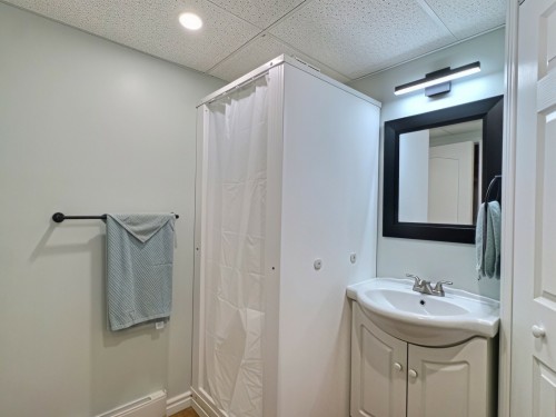 Salle de bains - 307 Rue De La Montagne, Témiscaming, QC 