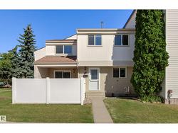 50 WOODVALE VG NW  Edmonton, AB T6L 1W4