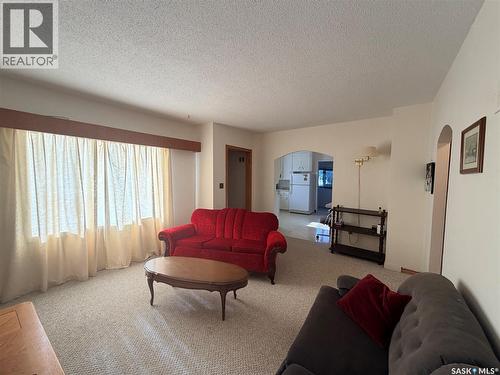 121 Empire Road, Assiniboia, SK 