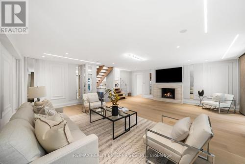 3168 Lakeshore Road W, Oakville, ON 