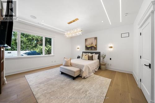 3168 Lakeshore Road W, Oakville, ON 