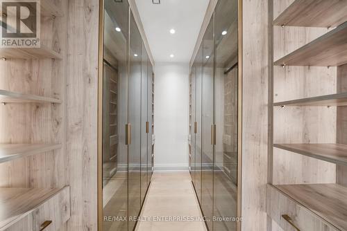 3168 Lakeshore Road W, Oakville, ON 