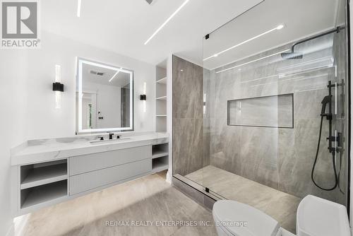 3168 Lakeshore Road W, Oakville, ON 