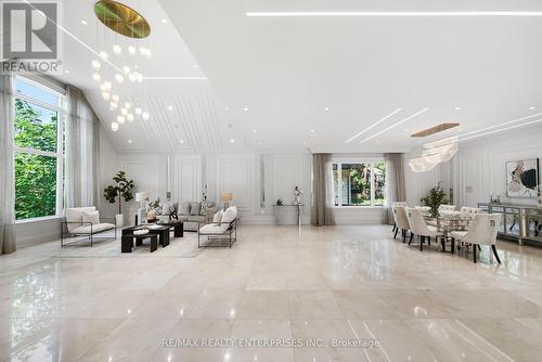 3168 Lakeshore Road W, Oakville, ON 