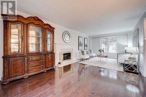 220 ARICHAT ROAD , Oakville, Ontario L6J 6A7 5