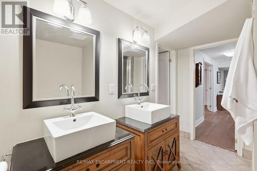 4 Summit Drive, Hamilton, ON 
