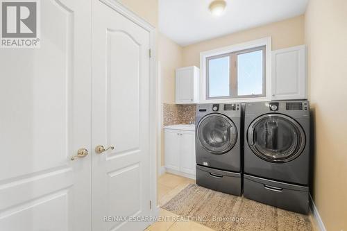 4 Summit Drive, Hamilton, ON 