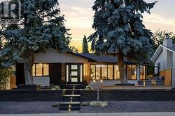928 120 Avenue SE  Calgary, AB T2J 2K7