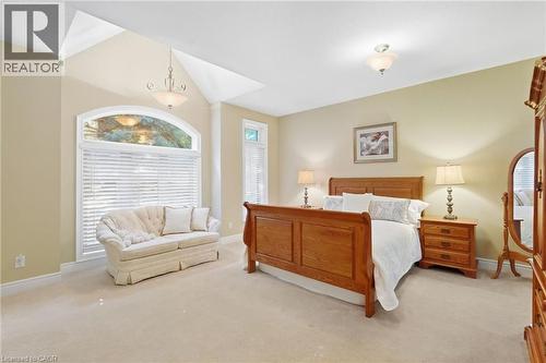4 Summit Drive, Waterdown, ON 