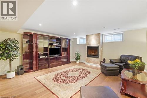 4 Summit Drive, Waterdown, ON 