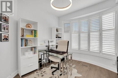 130 Santa Amato Crescent, Vaughan, ON 