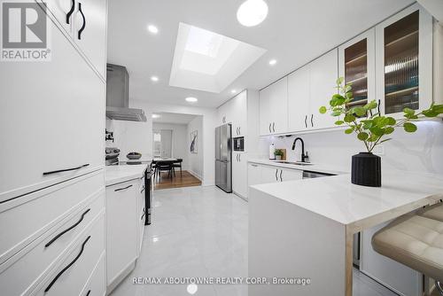 2066 Rebecca Street, Oakville, ON 