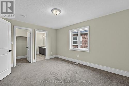 55 Sanford Circle, Springwater, ON 
