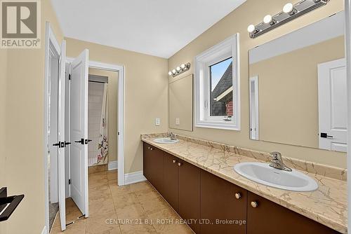 55 Sanford Circle, Springwater, ON 