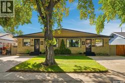 2769/2771 Eastview Saskatoon, SK S7J 3H3
