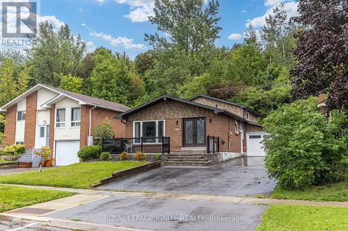 585 Grandview Street S, Oshawa, ON 