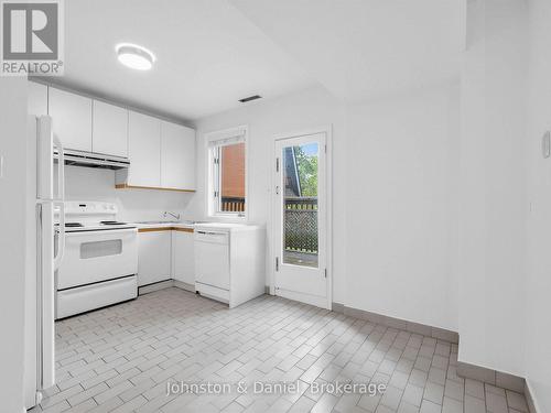 Second Floor Kitchen - 320 Brunswick Avenue, Toronto, ON 