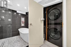 Bathroom/laundry - 