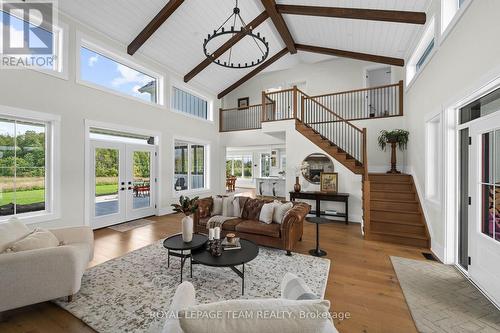 7385 Bank Street, Ottawa, ON 