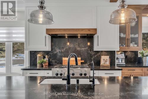10 Farmcrest Court, King, ON 