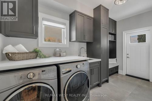 10 Farmcrest Court, King, ON 