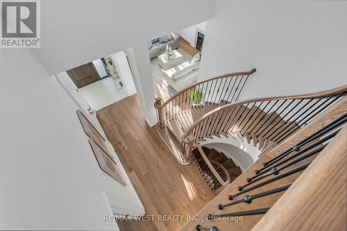 10 Farmcrest Court, King, ON 