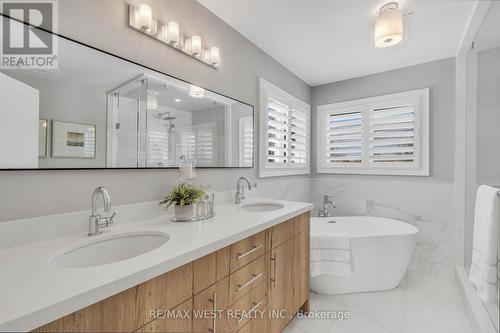 10 Farmcrest Court, King, ON 