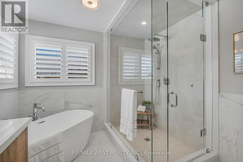 10 Farmcrest Court, King, ON 