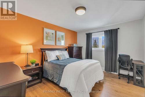 10 Farmcrest Court, King, ON 
