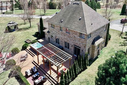 10 Farmcrest Court, King, ON 