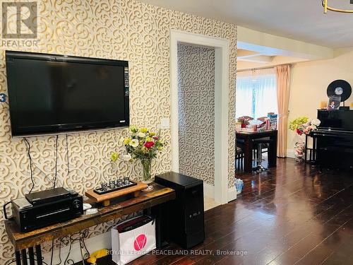 1A - 719 OLD BATHURST STREET , Newmarket, Ontario L3X 3A6 3