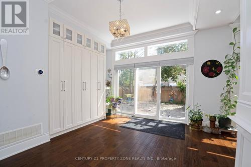 77 Bowshelm Court, Mississauga, ON 