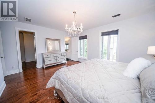 77 Bowshelm Court, Mississauga, ON 
