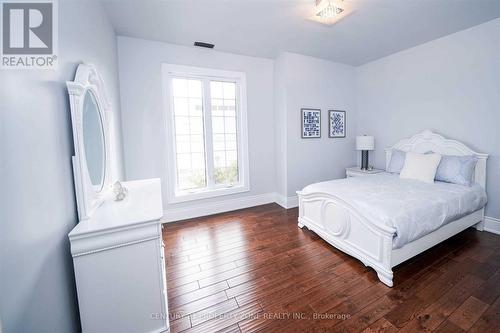 77 Bowshelm Court, Mississauga, ON 