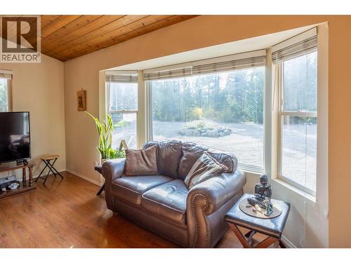 50 Taylor Way, Beaverdell, BC 