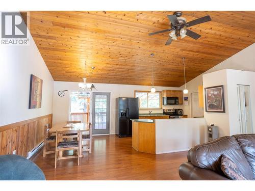 50 Taylor Way, Beaverdell, BC 