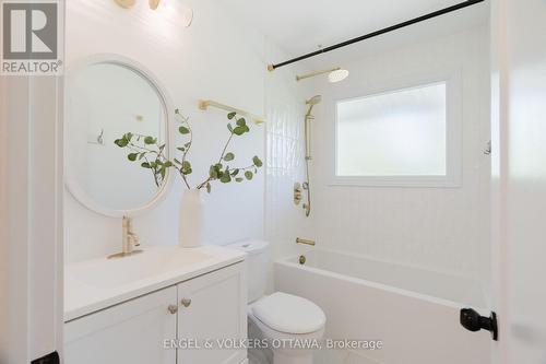 2995 Cowan Crescent, Ottawa, ON 
