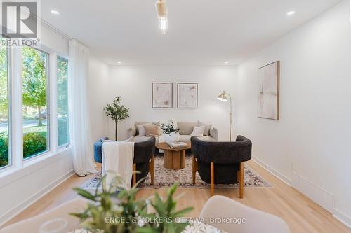 2995 Cowan Crescent, Ottawa, ON 