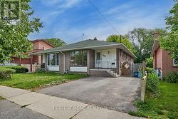 213 CABOT STREET Oshawa, ON L1J 5S2