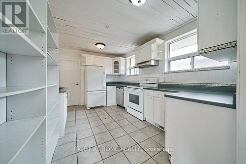 213 CABOT STREET , Oshawa, Ontario L1J 5S2 3