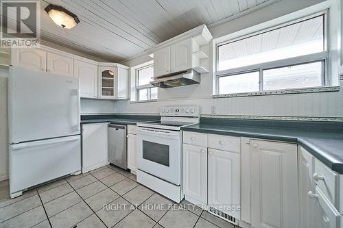 213 CABOT STREET , Oshawa, Ontario L1J 5S2 4