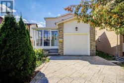 4066 WYCLIFFE WAY Mississauga, ON L5C 3S1