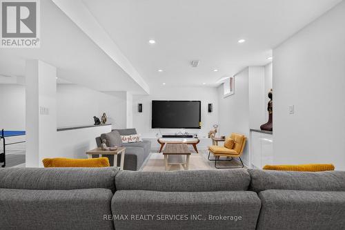15 Bonnie Braes Drive, Brampton, ON 