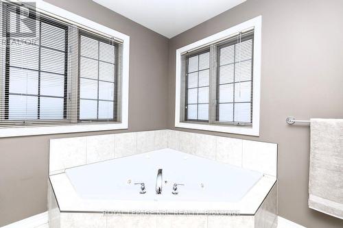 8394 Greenfield Crescent, Niagara Falls (Forestview), ON 